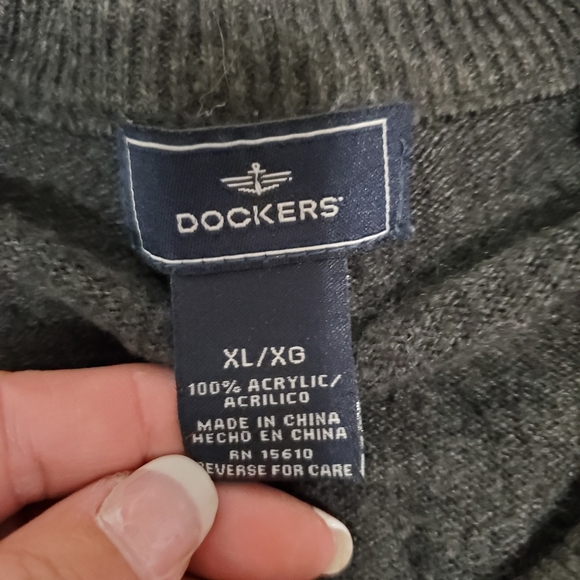 DOCKERS~ CREWNECK GRAY SWEATER - Picture 6 of 7